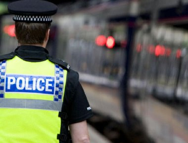 Νέος συναγερμός στην Βρετανία: Αναφορές για επίθεση αγνώστου αριθμού ατόμων με μαχαίρι (φωτό)